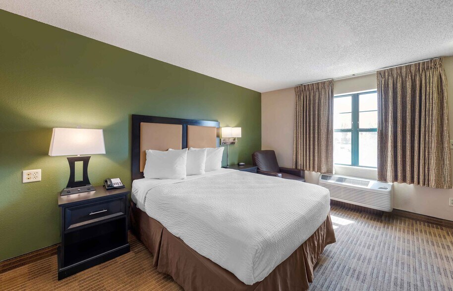 Building Photo - Furnished Studio-Orange County - Katella Ave.