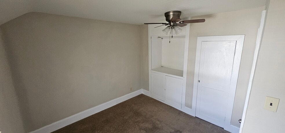 Front Left Bedroom 2nd Floor - 263 N Prairie St