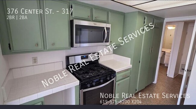 Building Photo - 376 Center St