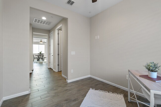 Building Photo - 14224 N Silverleaf Ln