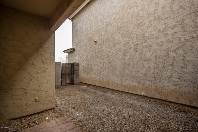 Building Photo - 3019 S 101st Ave