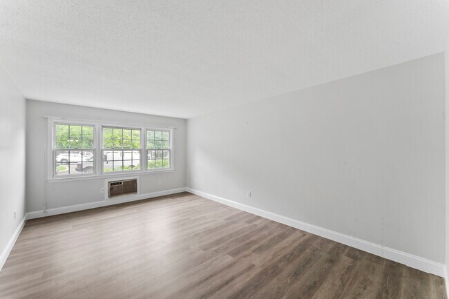 Building Photo - 34 A Padanaram Rd