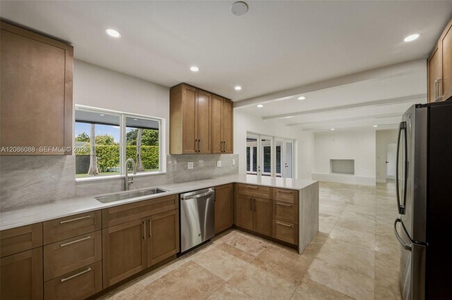 Building Photo - 13240 SW 70th Ave