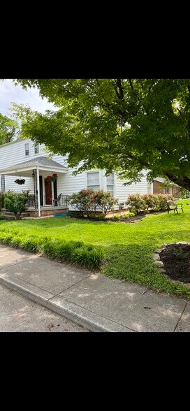 Front yard - 703 Clark St