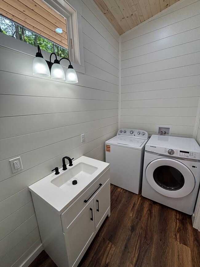 Building Photo - Brand New Tiny Home in Central Rutledge - ...