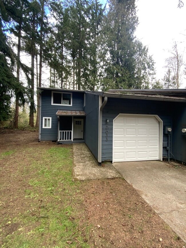 Building Photo - Olympia 3bdr 1.5 bath TOWNHOME 1 car garage 1 PET WELCOME