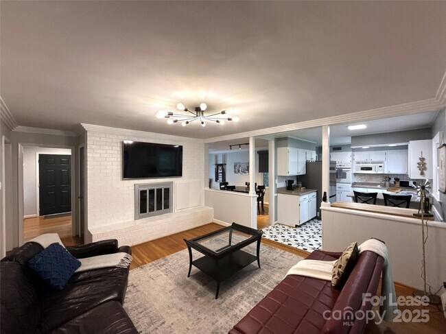 Building Photo - 1600 Paddock Cir