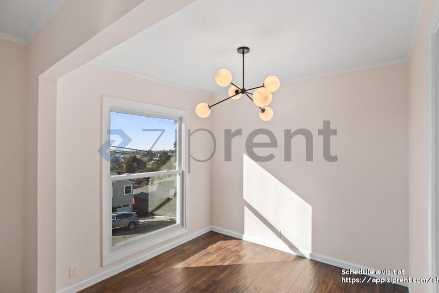 Building Photo - 682 Kern St