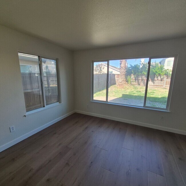 Building Photo - 5317 Buckwood Way