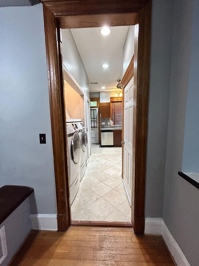 Building Photo - 1437 E Capitol St SE