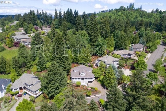 Building Photo - 12805 SE Spring Mountain Dr