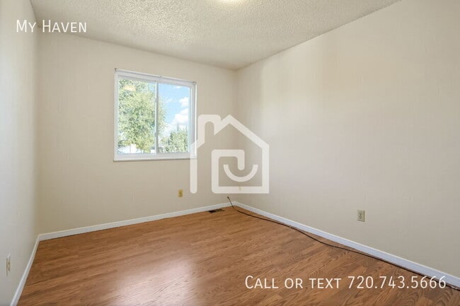 Building Photo - 10815 W Alamo Pl