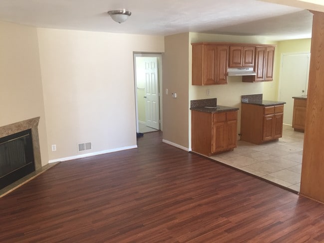 Building Photo - 4609 W 172nd St