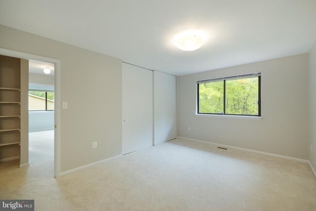 Building Photo - 5620 Summer Oak Way