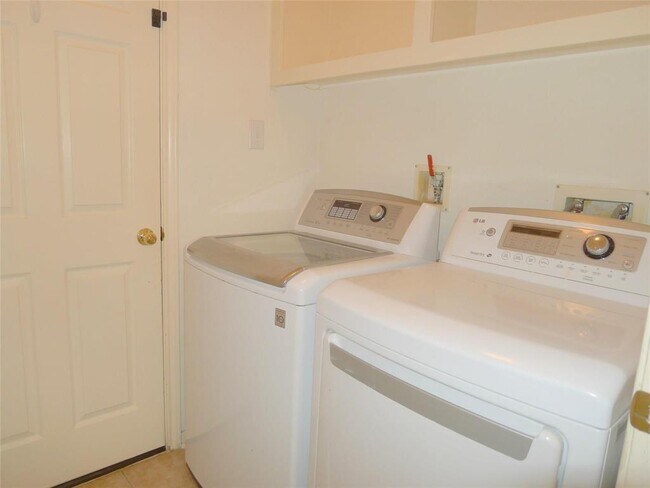 Building Photo - 22610 Cascade Springs Dr