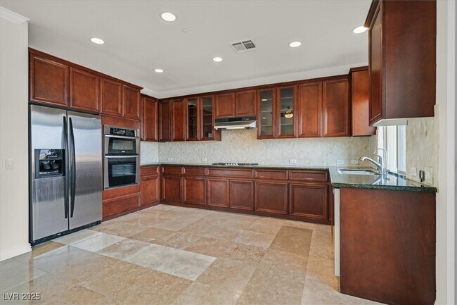 Building Photo - 31 Via Mantova