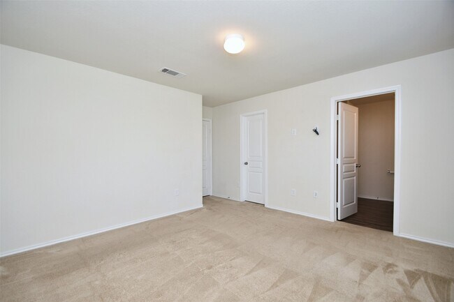Building Photo - 5010 Brewcastle Ln
