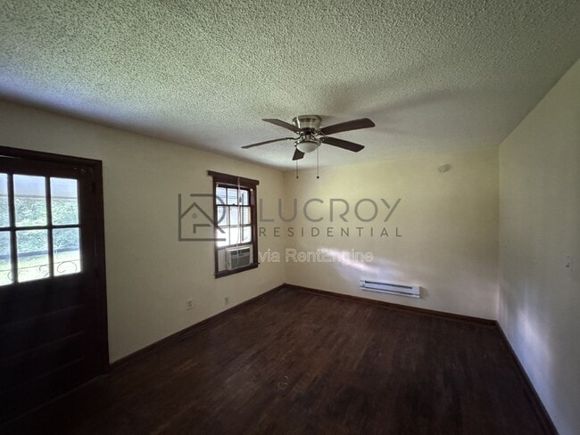 Building Photo - 3148 Sylvester Dr