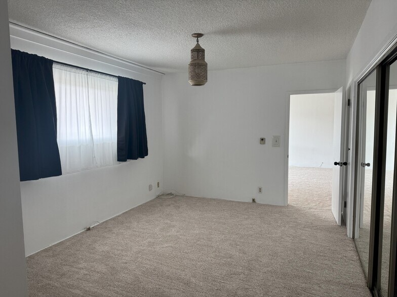 bedroom - 1017 2nd St