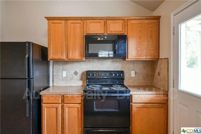 Building Photo - 1102 Leah Dr