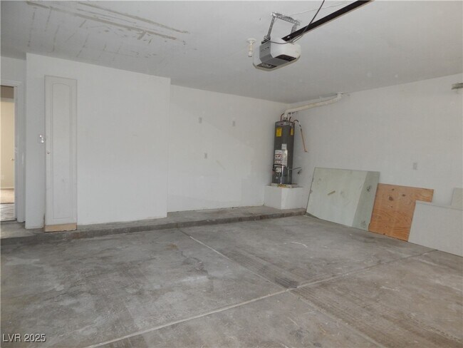 Building Photo - 1032 Sweeping Ivy Ct