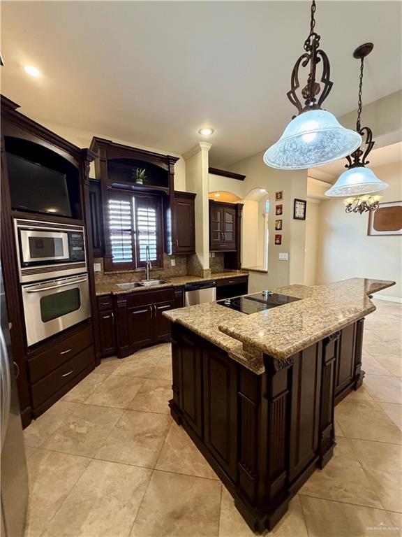 Building Photo - 12 Tyler Ave