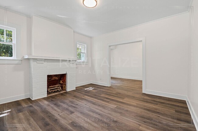 Building Photo - Charming 3 Bed 2 Bath Bungalow in Mobile