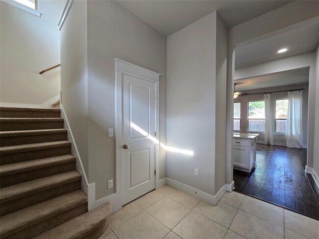 Building Photo - 13001 Hymeadow Dr