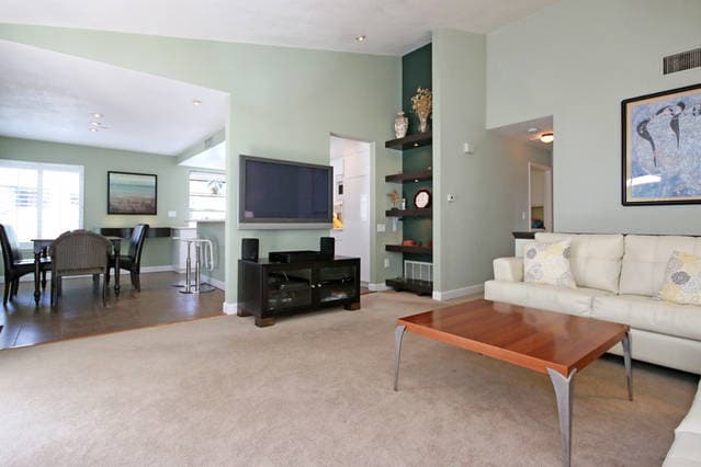 Spacious living, Furnished TV provided - 4531 Chateau Dr