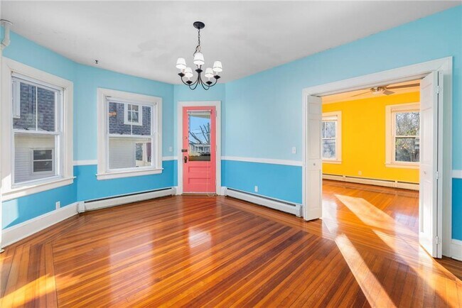 Building Photo - 73 Bayside Ave