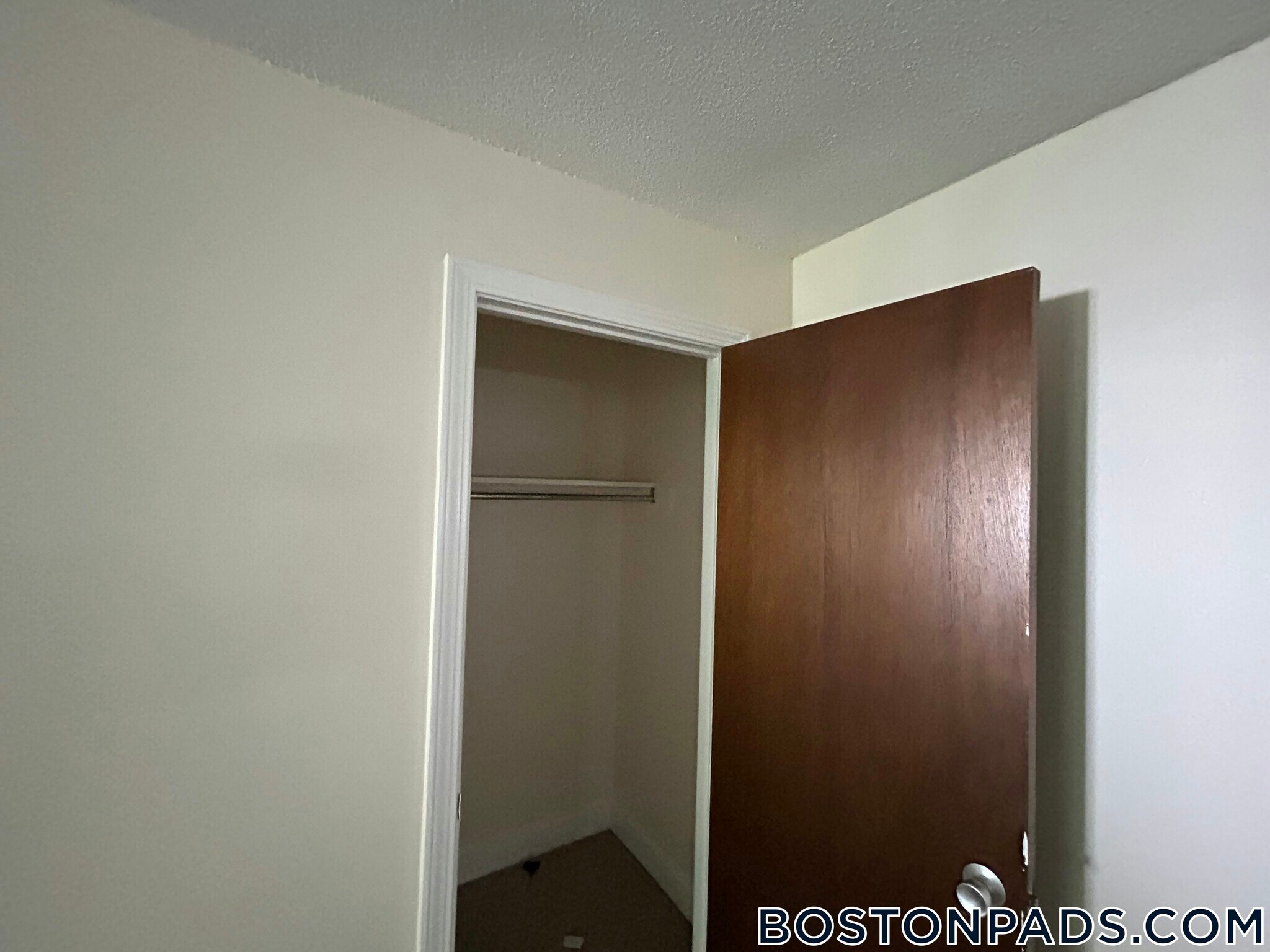 Building Photo - 8 Brattle Dr