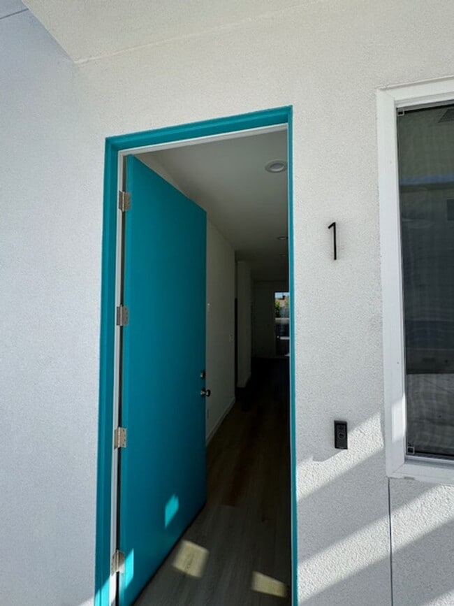 Building Photo - 6170 Briercrest Ave