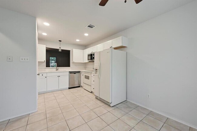 Building Photo - 1815 River Crossing Cir