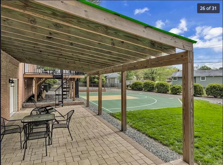 covered patio and backyard - 2105 Bambacus Rd