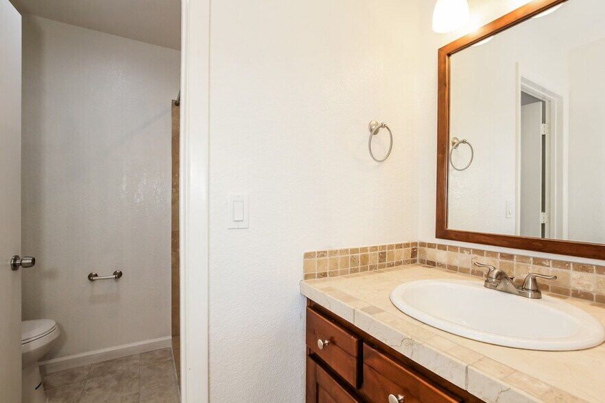 Building Photo - 536 E Marco Polo Rd