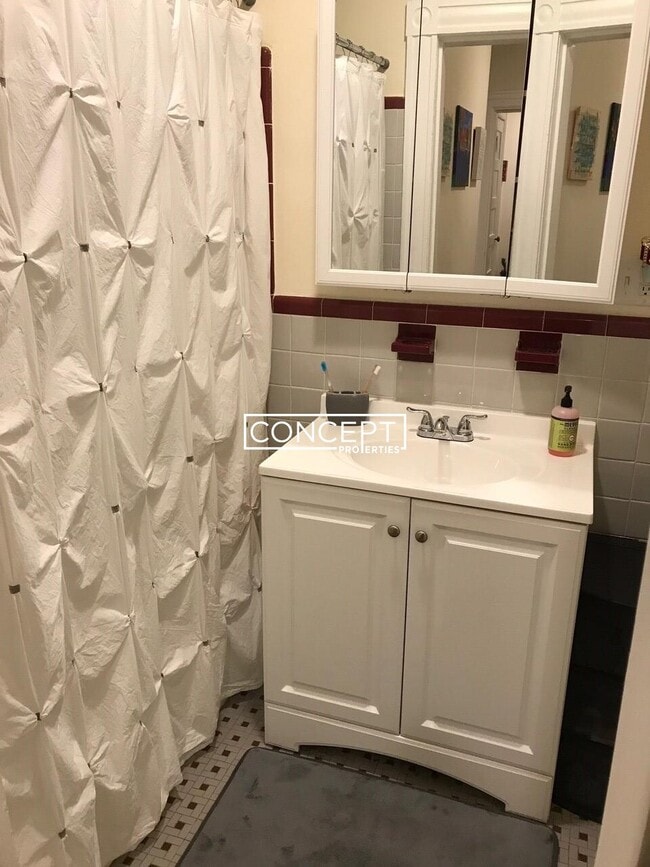 Building Photo - 1463 Beacon St