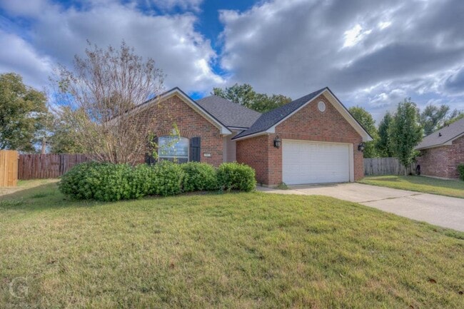 Building Photo - 407 Whitefield Ct