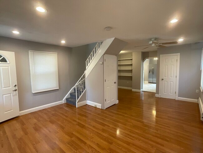 Building Photo - 1605 Parker Rd