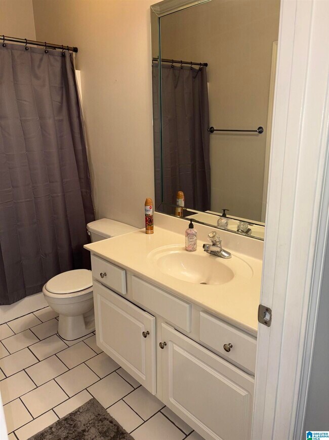 Building Photo - 805 Narrows Point Dr