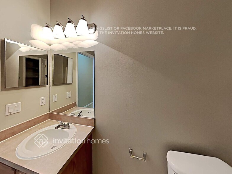 Building Photo - 6606 Colonial Lake Dr