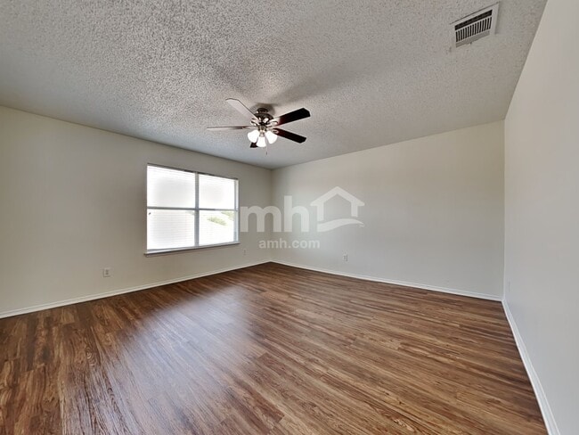 Building Photo - 10408 Wood Leaf Ct