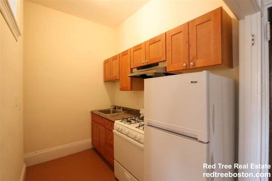 Building Photo - 2 Ware St