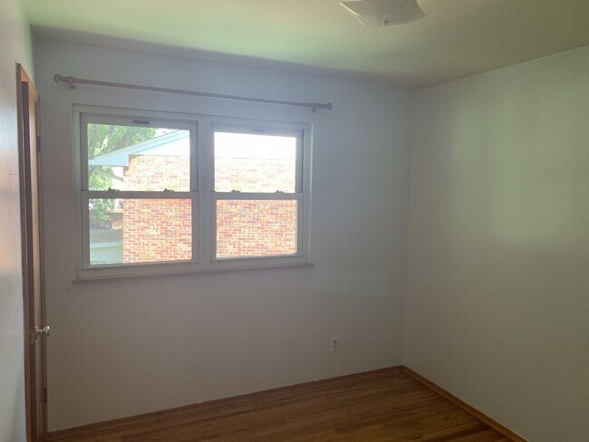 Building Photo - 8327 Lonkar