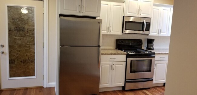 Building Photo - 1045 Marquette St