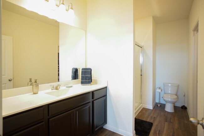 Building Photo - 12633 Henry Clay Dr
