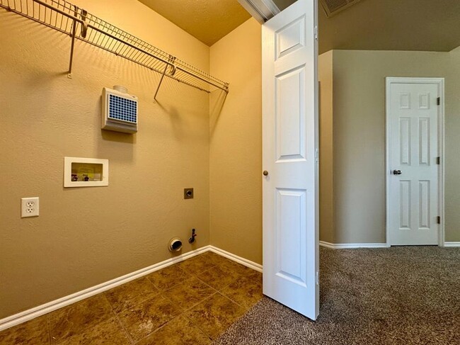 Building Photo - 422 Oregon Trail