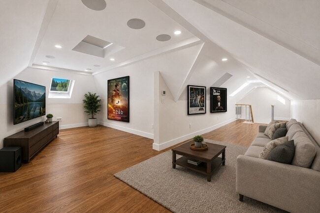Building Photo - 59 Fresh Pond Ln