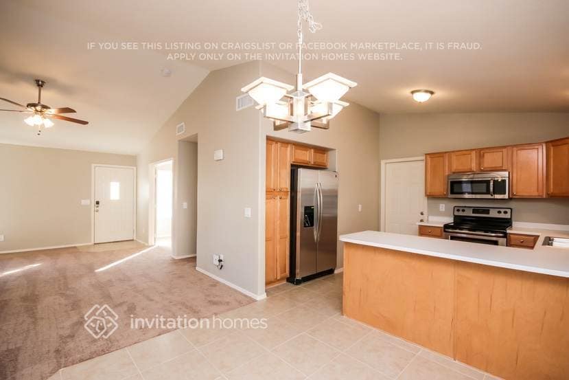 Building Photo - 12534 W Edgemont Ave