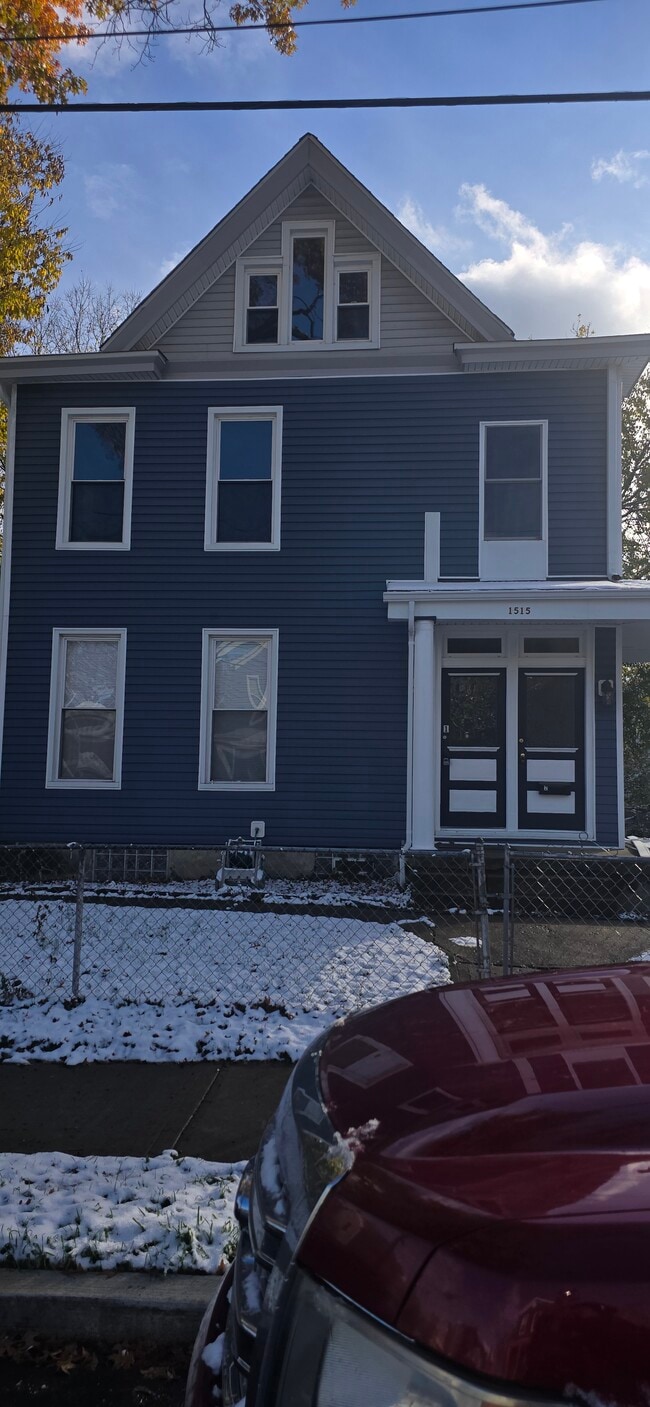 Building Photo - 1515 Lingo St