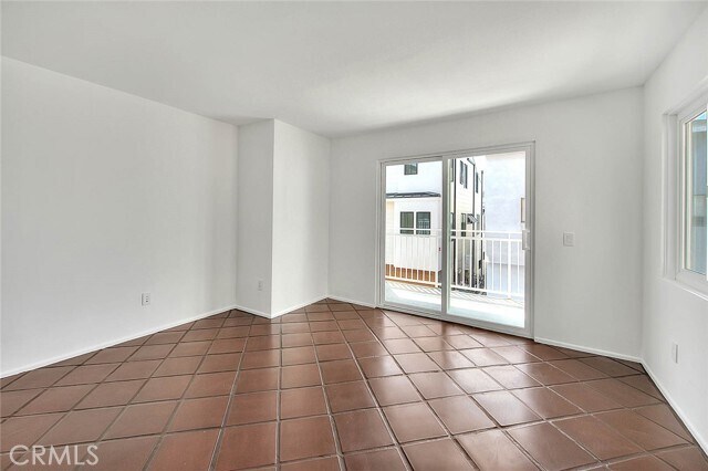 Building Photo - 310 Bayview Dr